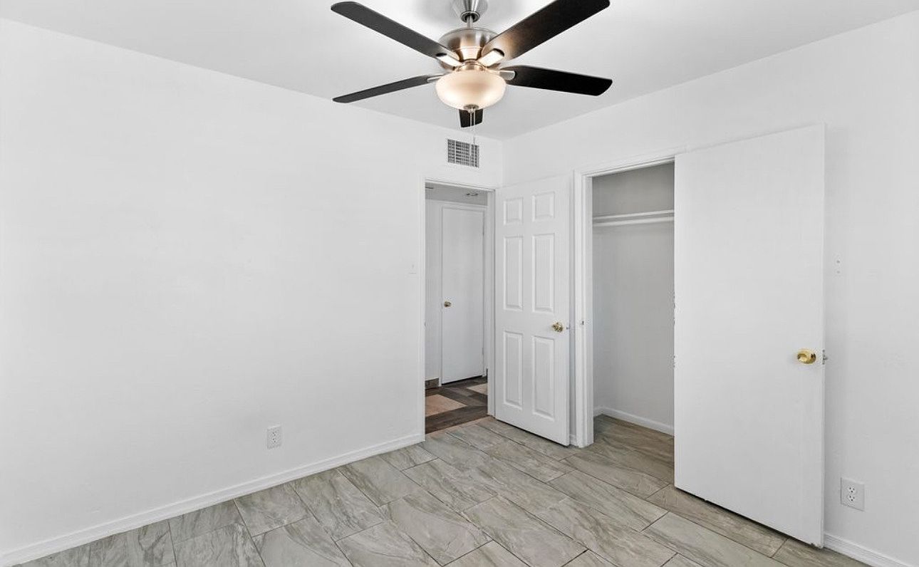 1025 S Siesta Ln photo 2