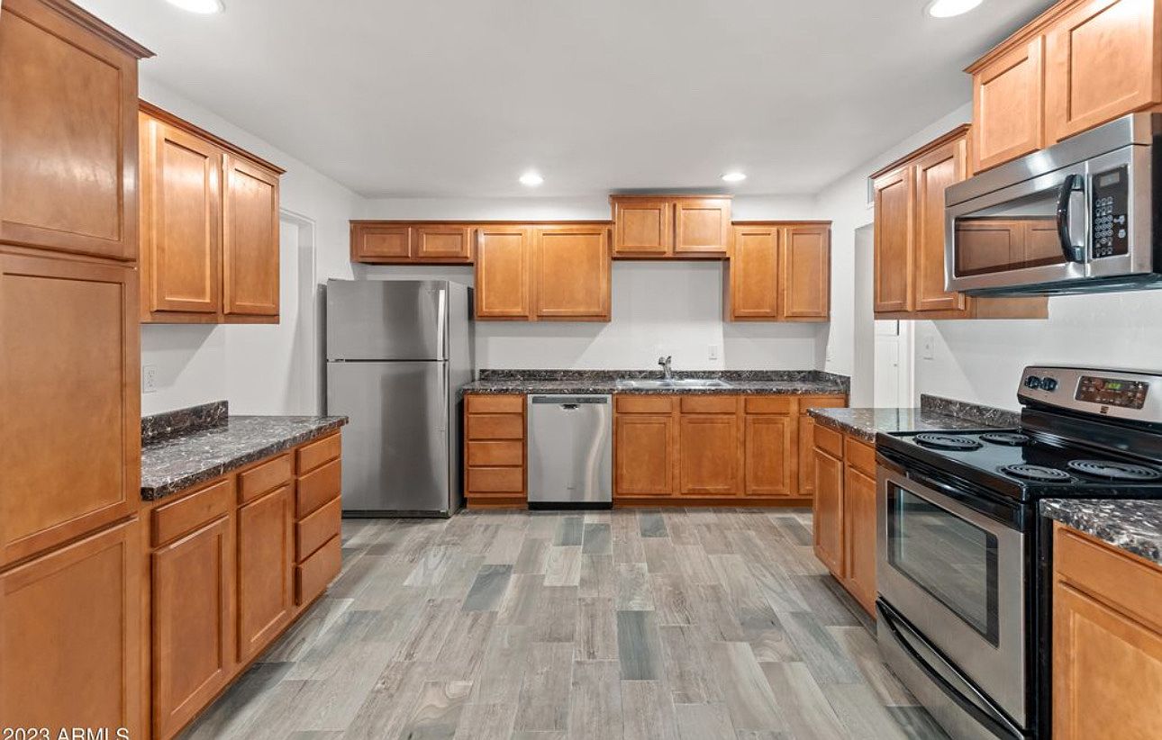 1025 S Siesta Ln photo 3