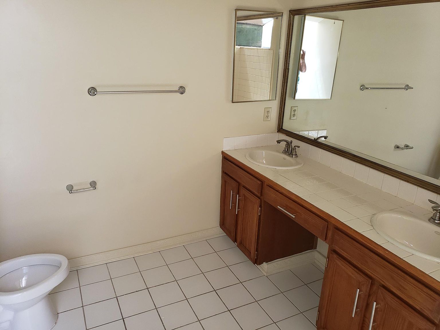 1536 S River Dr photo 4