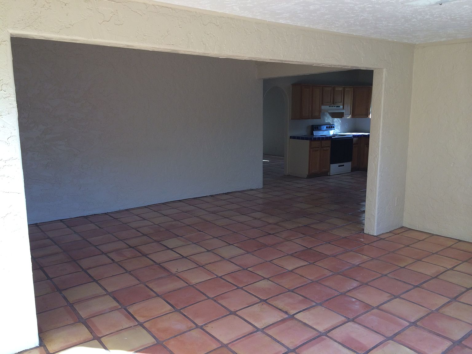 Roomy 6-Bedroom Home with Pool photo 5
