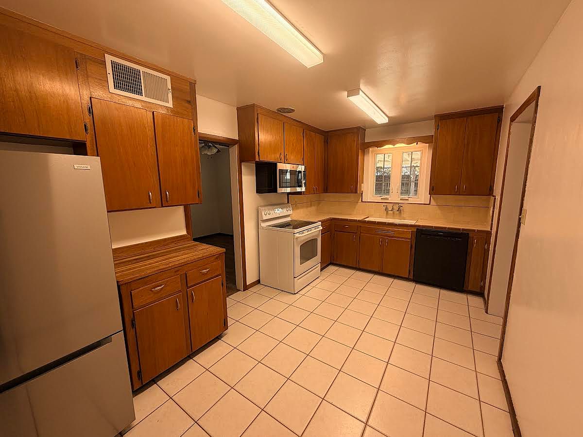 1435 E Cedar St Tempe, AZ 85281 photo 3