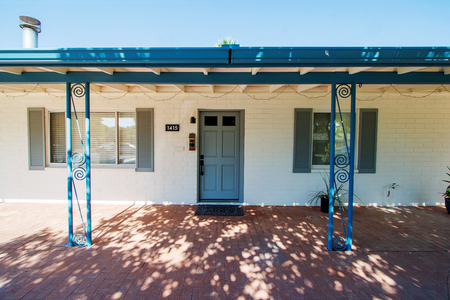 1415 S Oakley Pl photo 2