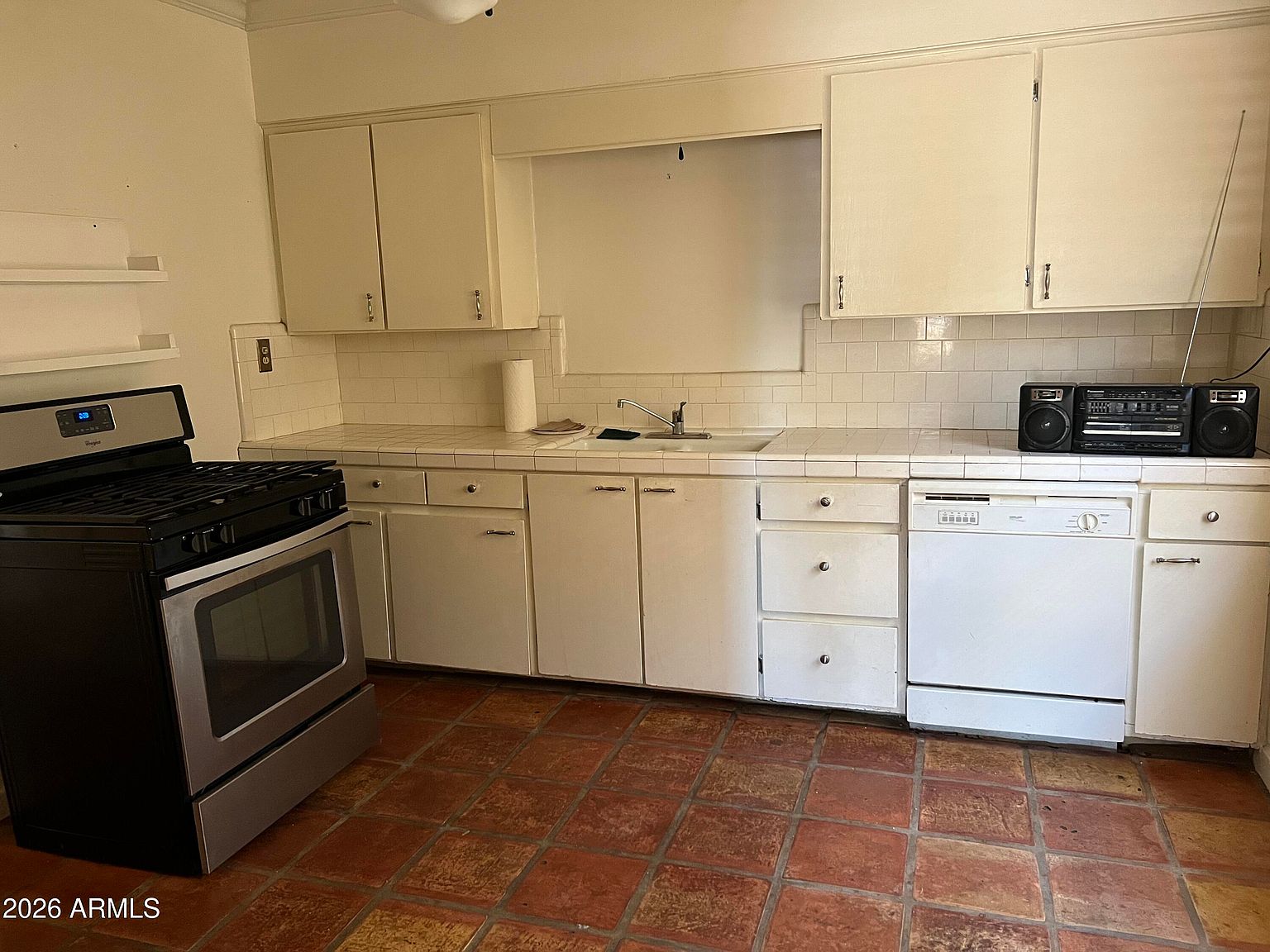 38 W Thomas Ln photo 4