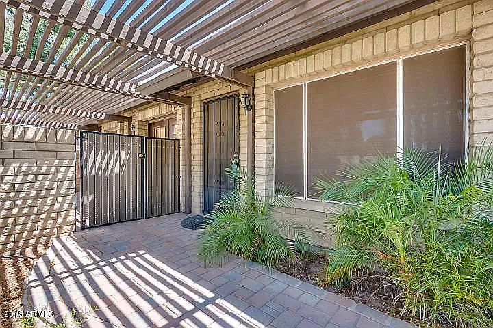 2521 S Maple Ave photo 3
