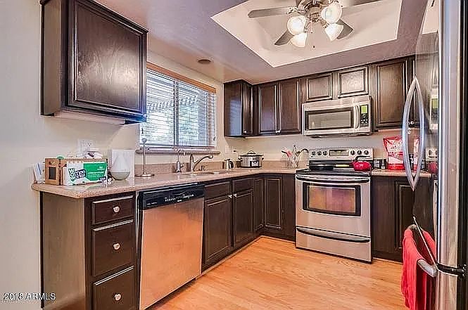 2521 S Maple Ave photo 5