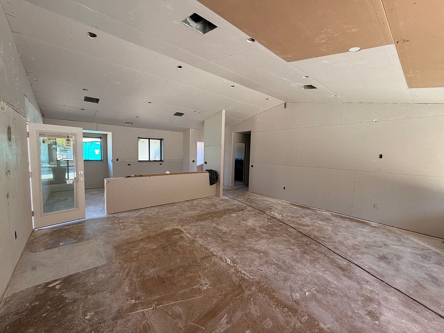 2025 S College Ave photo 4