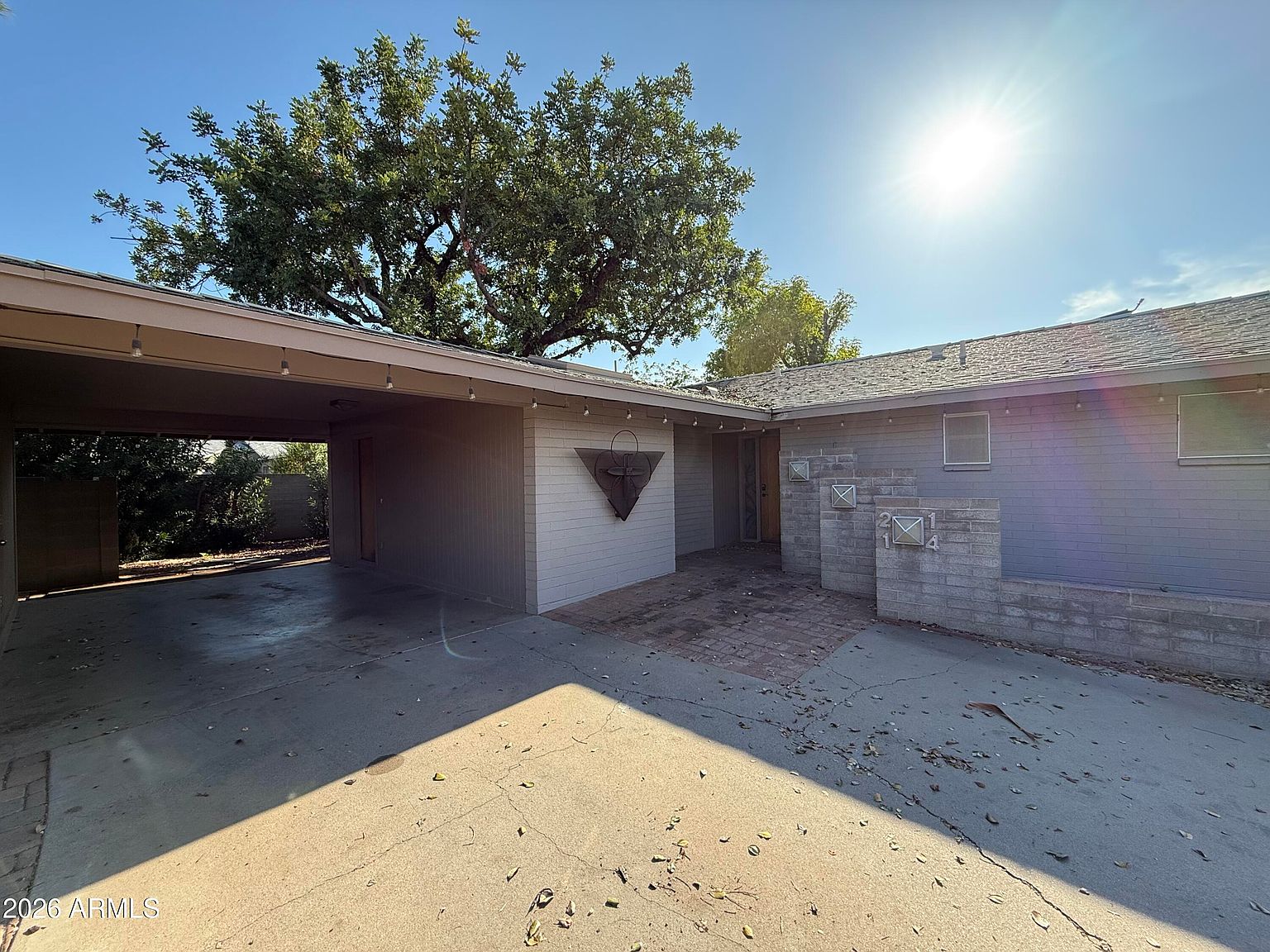2114 S La Rosa Dr photo 3