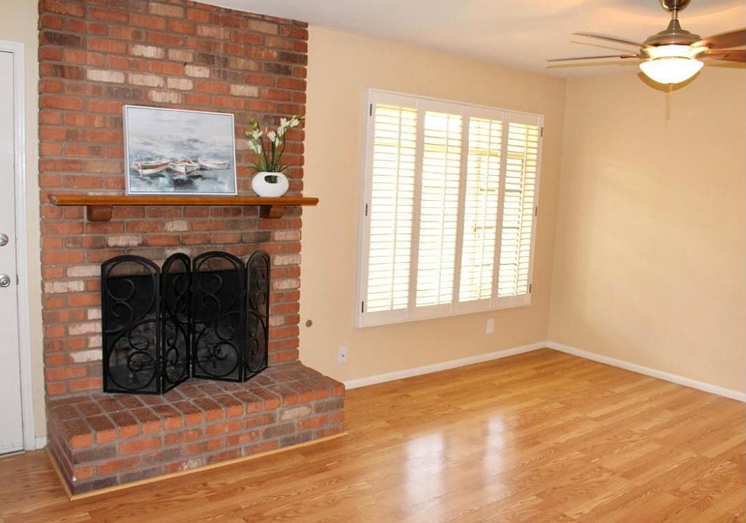 505 E Huntington Dr Apt 2 photo 2
