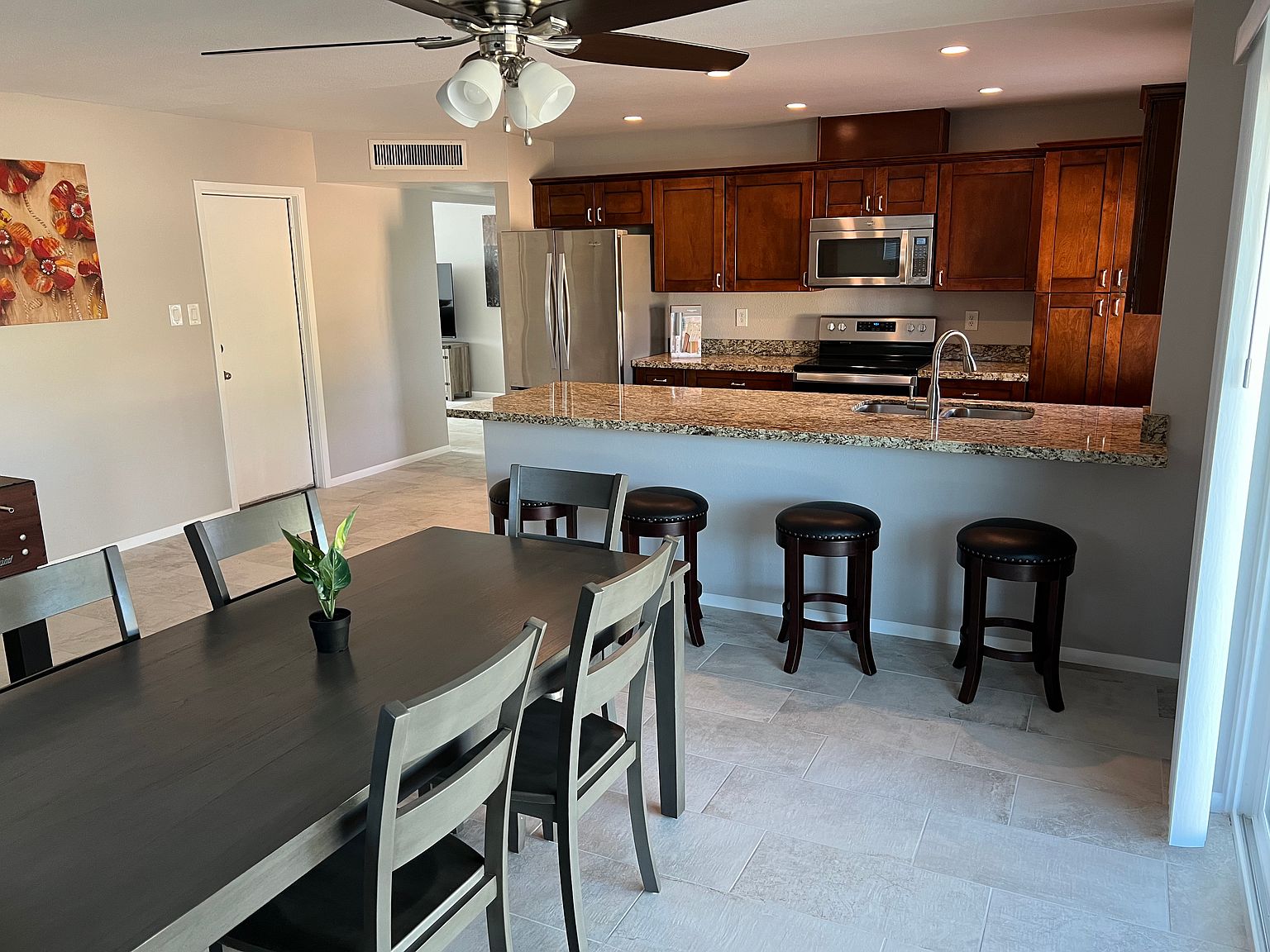 3101 S Dromedary Dr photo 4