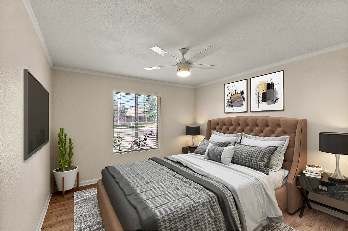 1410 E Bishop Dr photo 2