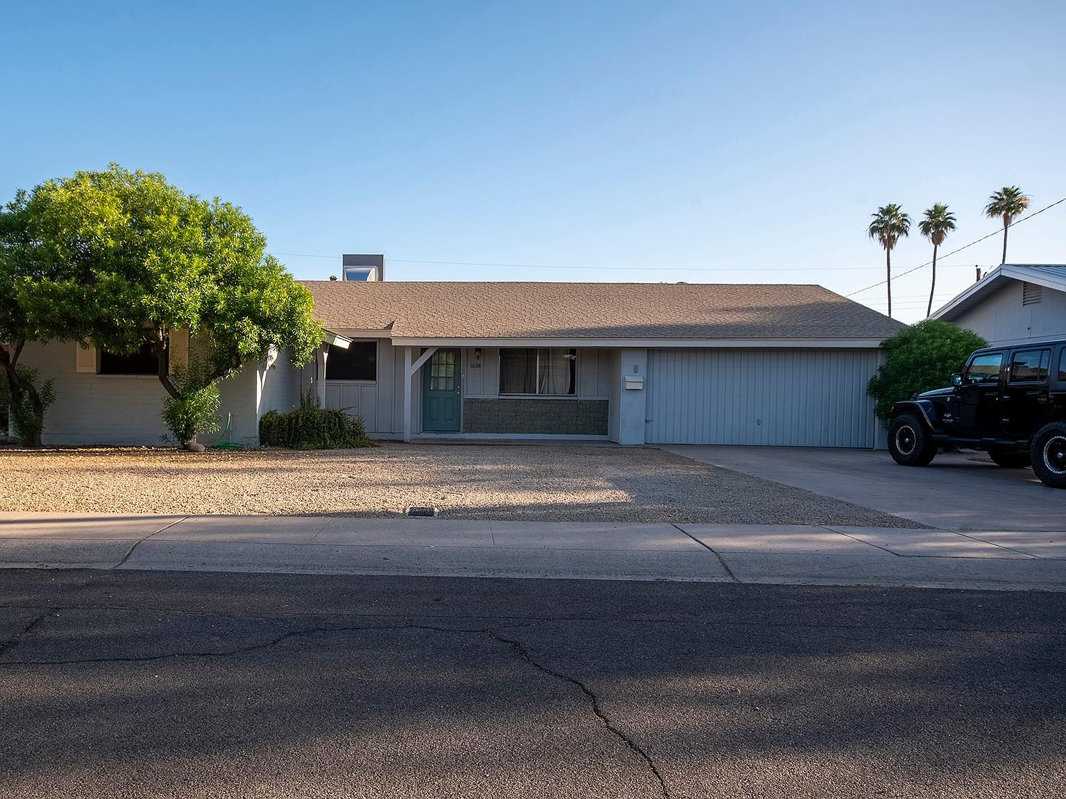 1028 E Wesleyan Dr photo 2
