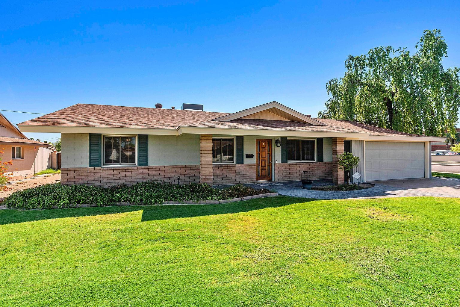 3117 S Jentilly Ln photo 2