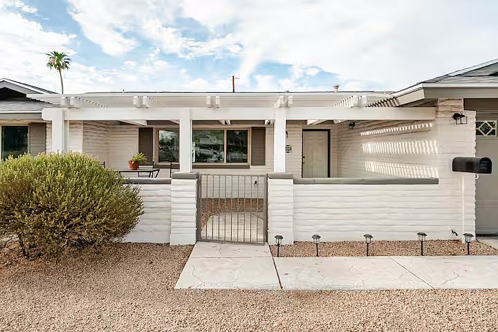 1104 E Campus Dr Tempe, AZ 85282 photo 3