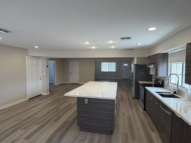 1252 E Campus Dr photo 5