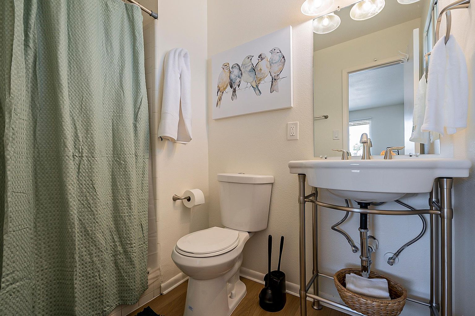 1107 E Geneva Dr photo 5