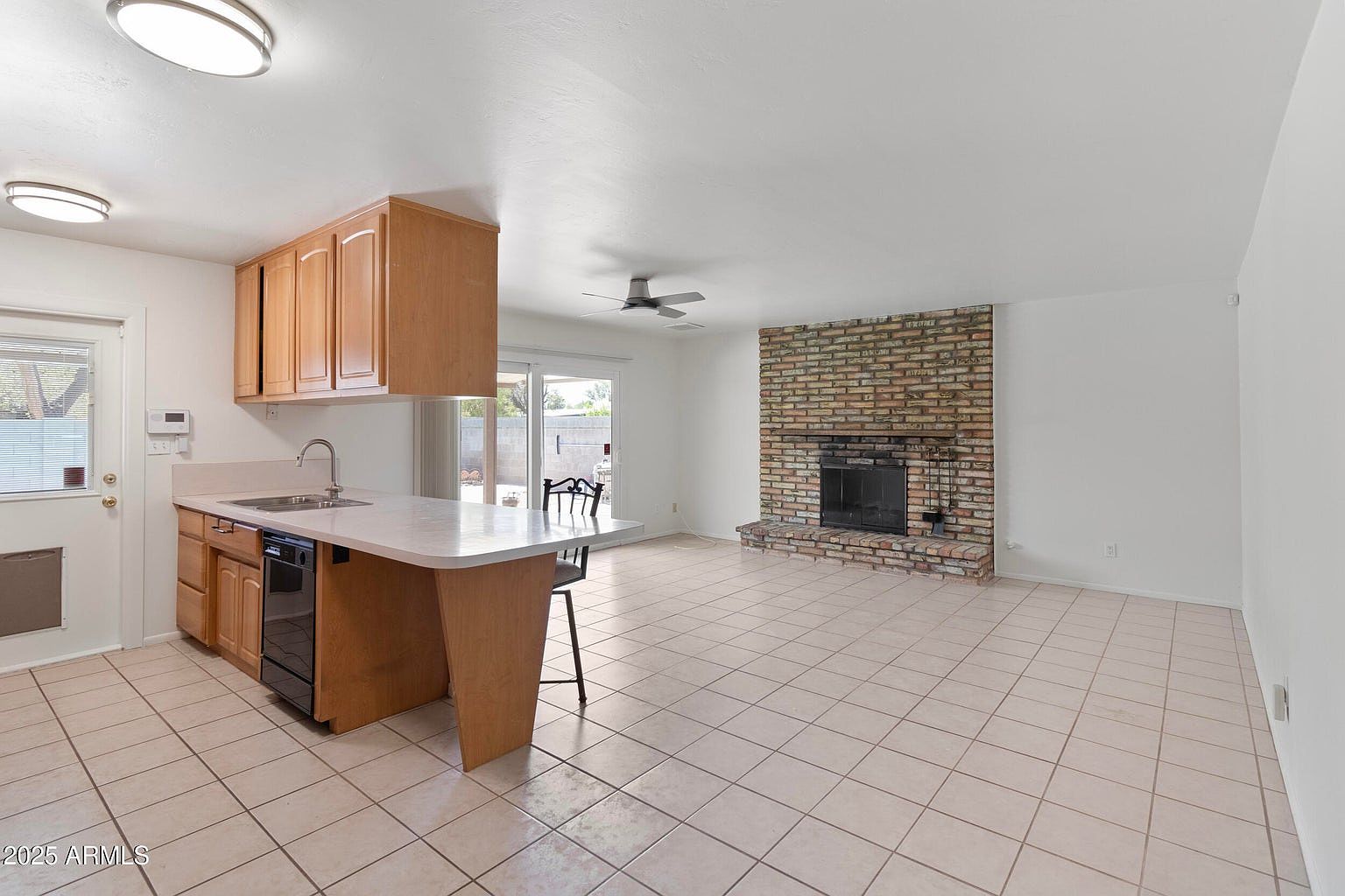 1617 E Alameda Dr photo 2