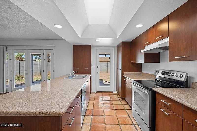 1664 E Del Rio Dr Tempe, AZ 85282 photo 3