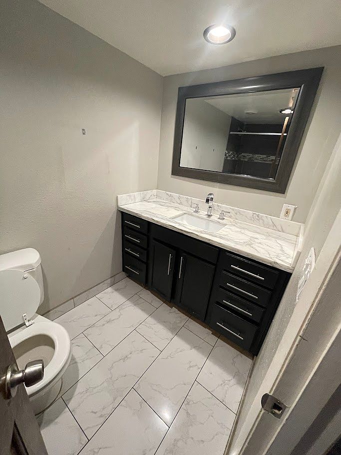 1890 E Aspen Dr photo 2