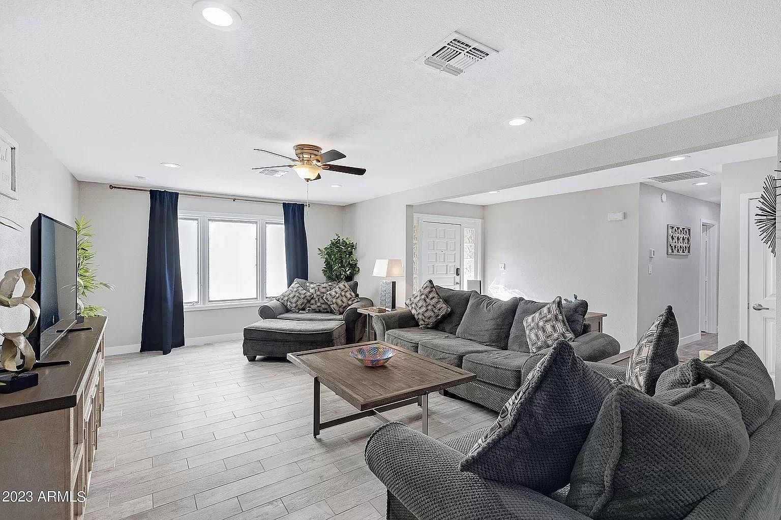 1834 E Alameda Dr photo 4