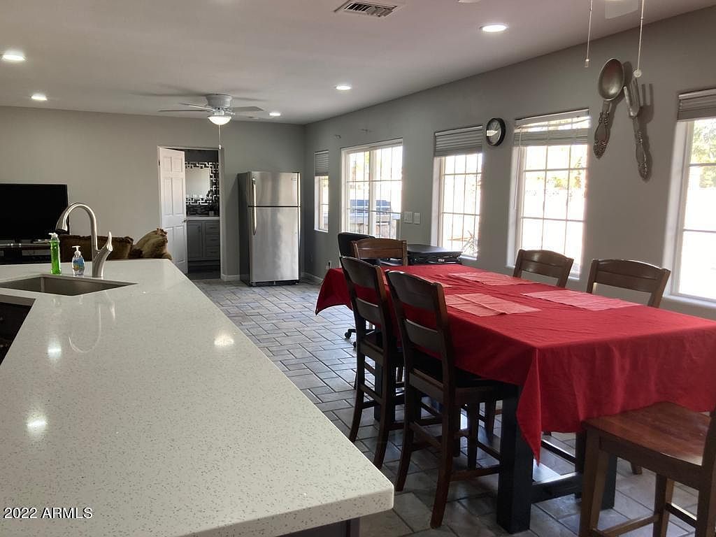 1832 E Alameda Dr photo 2