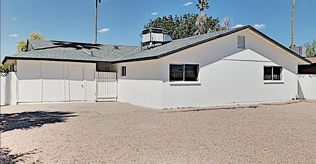 1867 E Alameda Dr photo 2