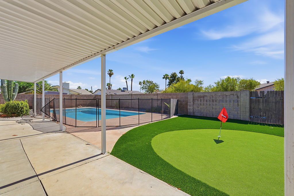 3215 S Kachina Dr photo 2