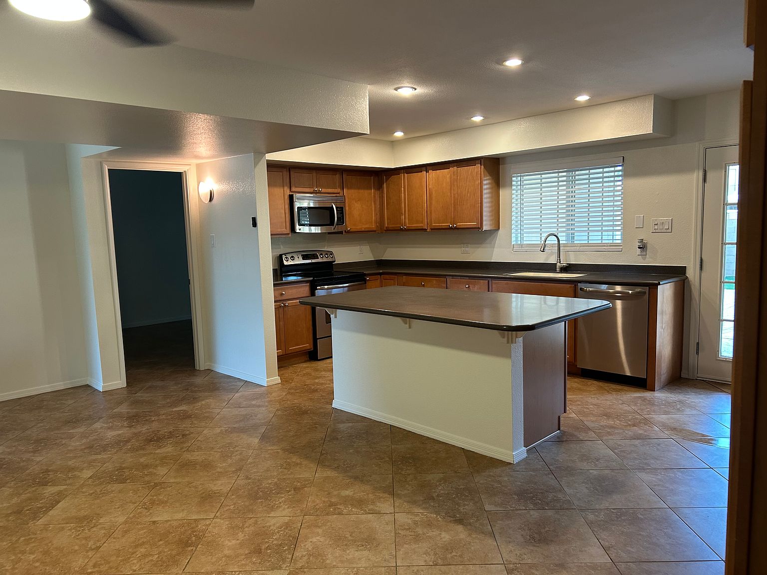 2120 E Villa Ct photo 4