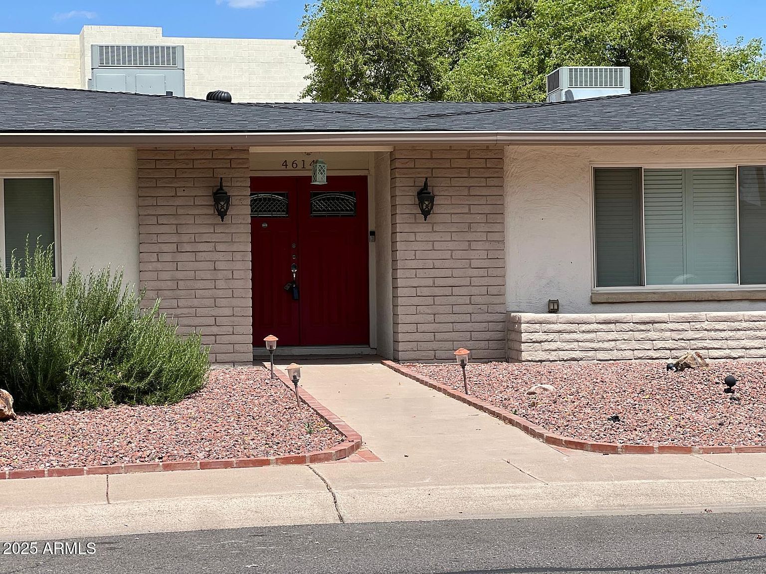 4614 S Kachina Dr Tempe, AZ 85282 photo 2