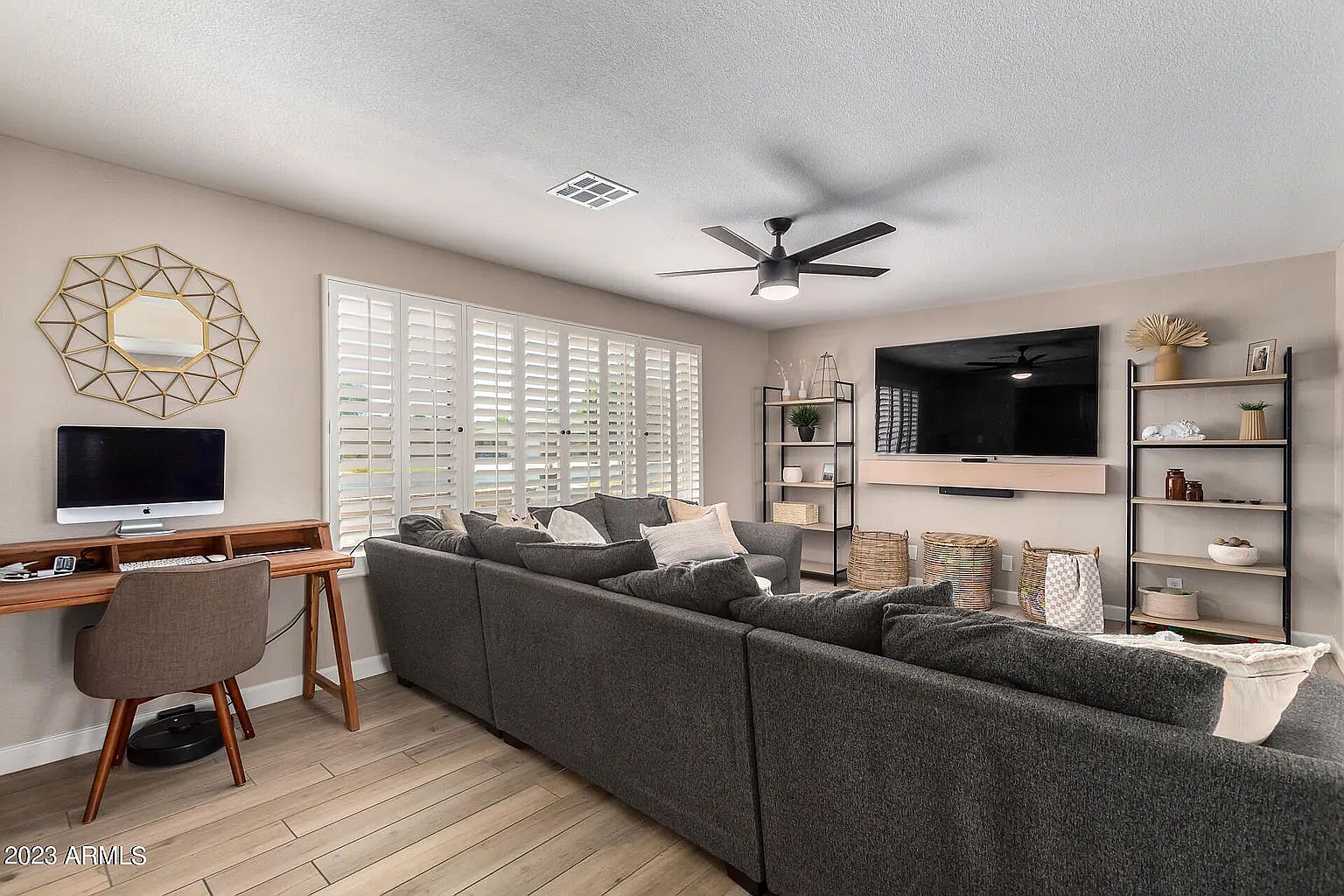 2042 E Malibu Dr photo 5