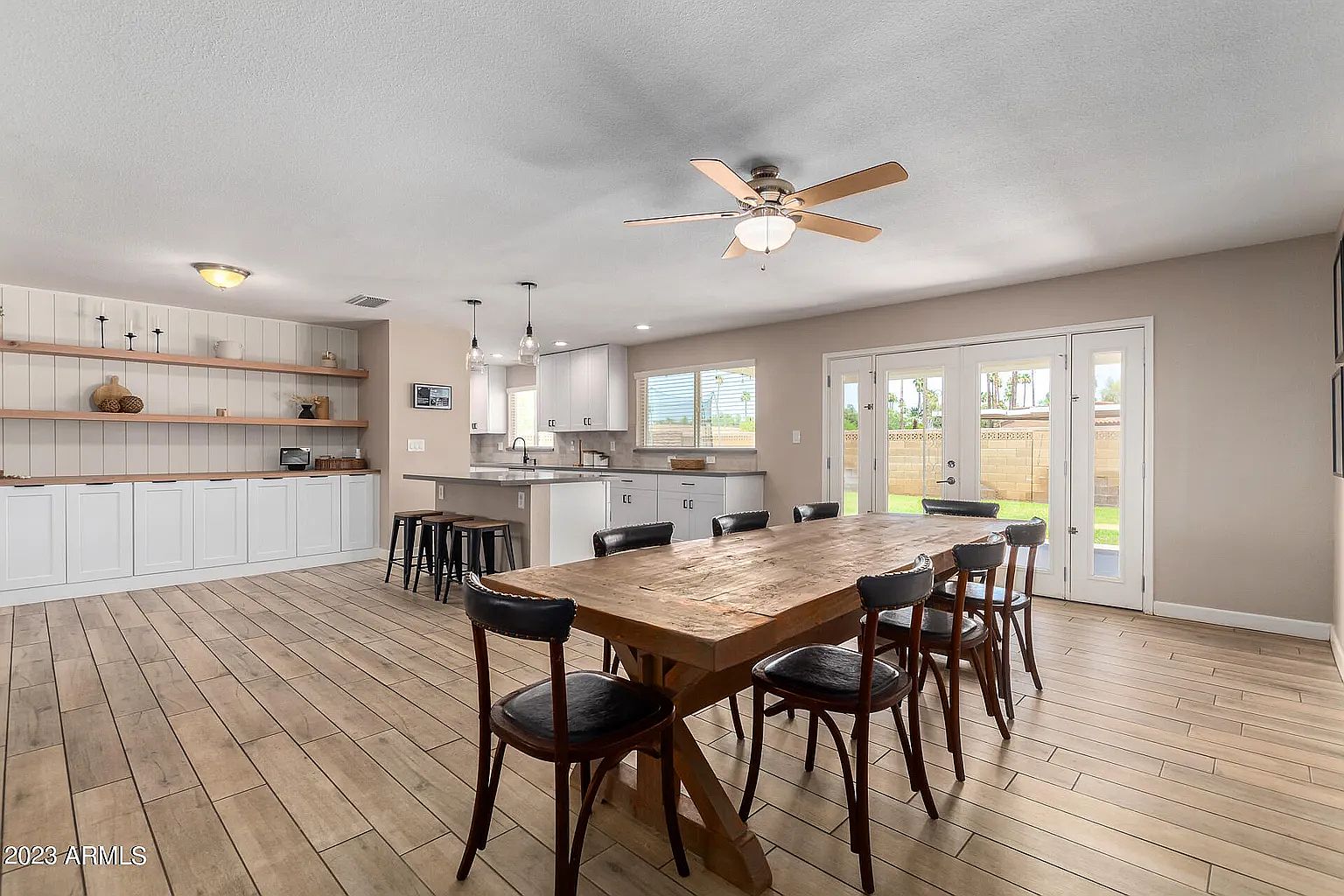 2042 E Malibu Dr photo 4
