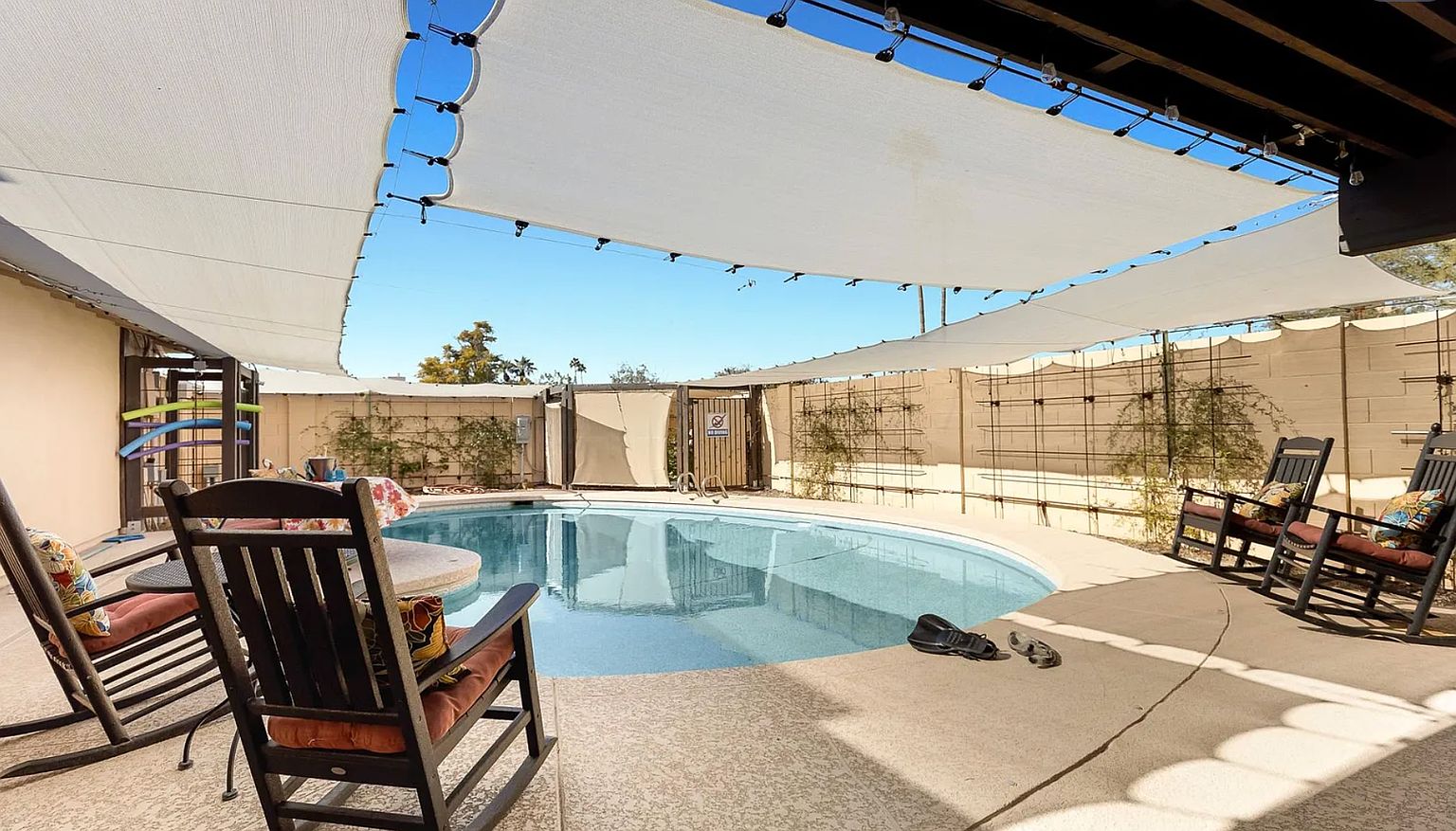 2032 E La Jolla Dr Tempe, AZ 85282 photo 2