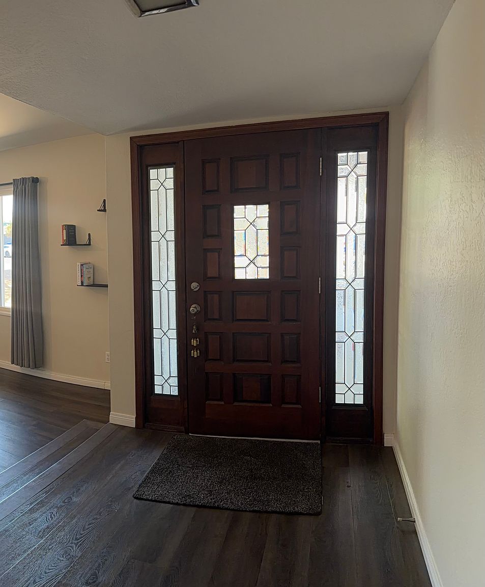 1716 E La Jolla Dr photo 3