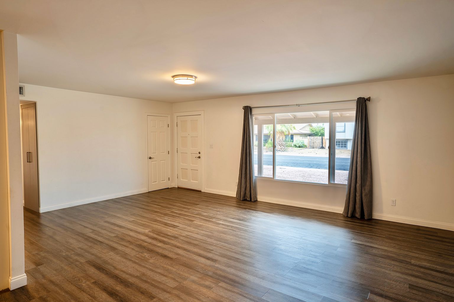 1728 East Laguna Drive photo 4