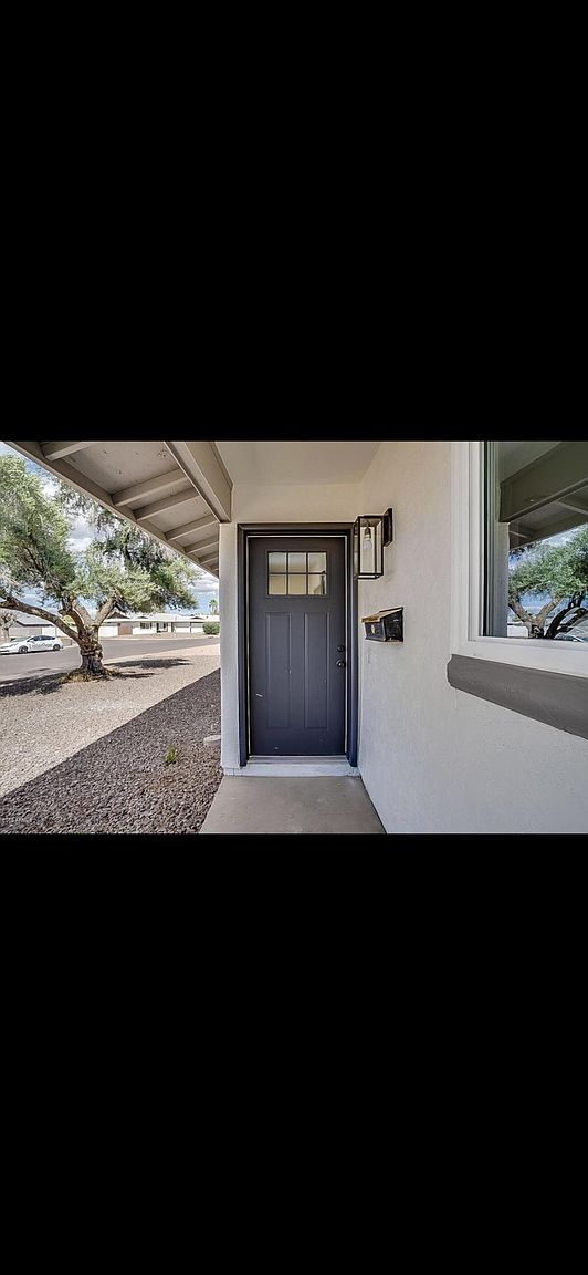 1045 E Carson Dr photo 4
