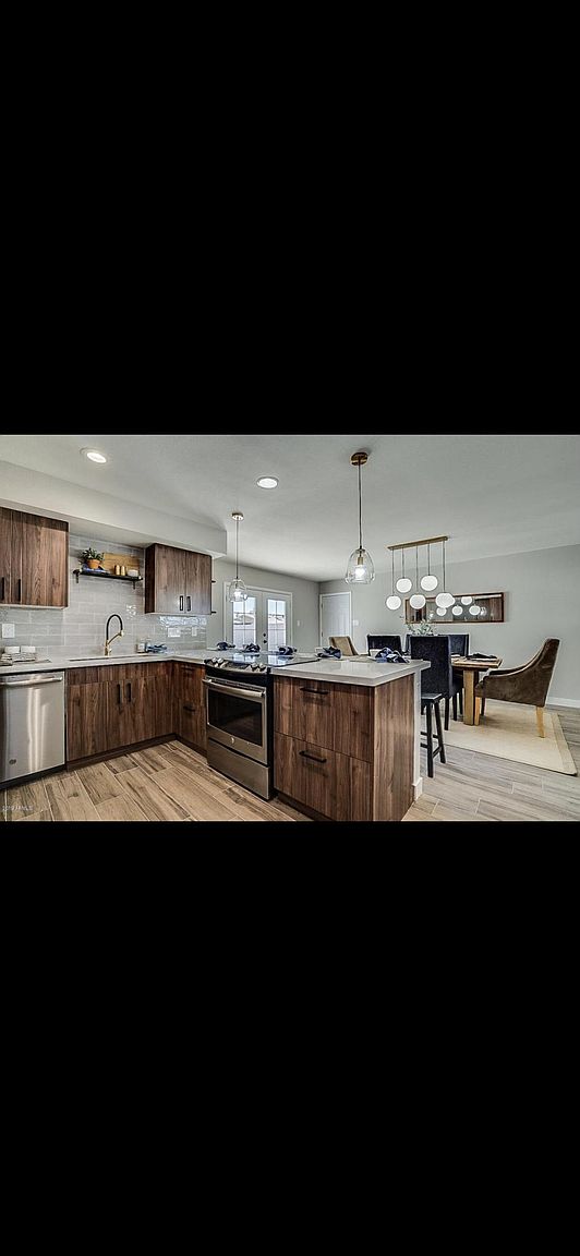 1045 E Carson Dr photo 5