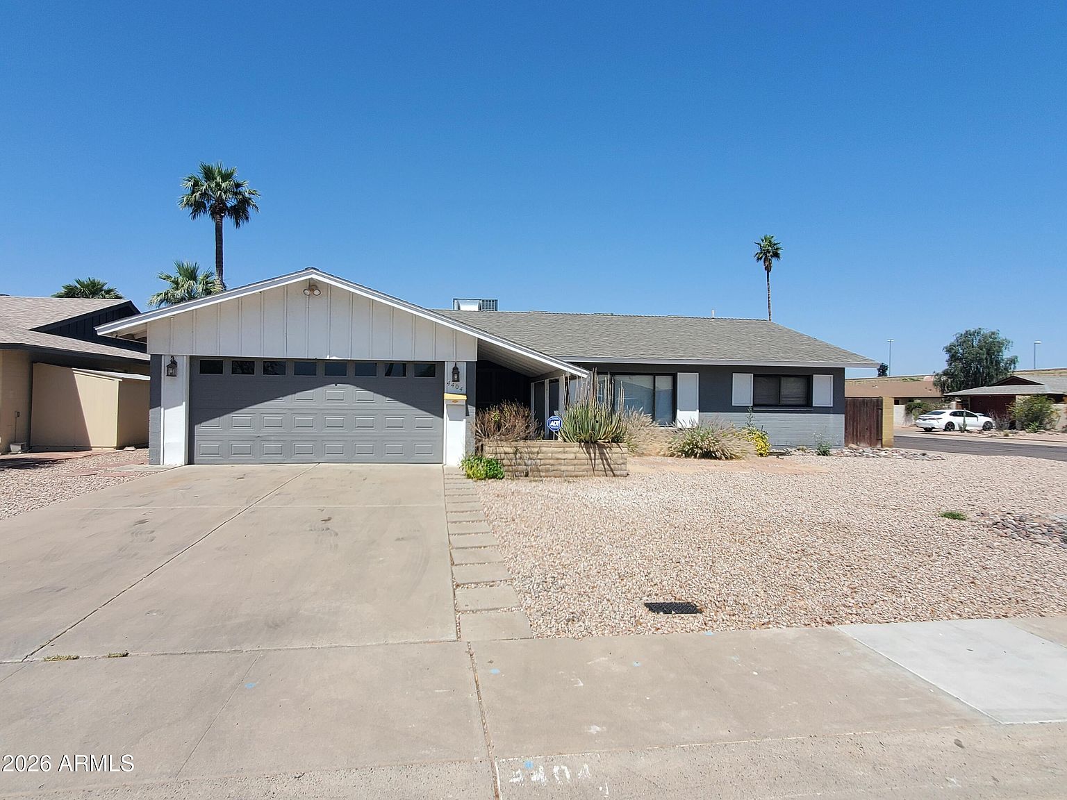 4404 S Rita Ln Tempe, AZ 85282 photo 2