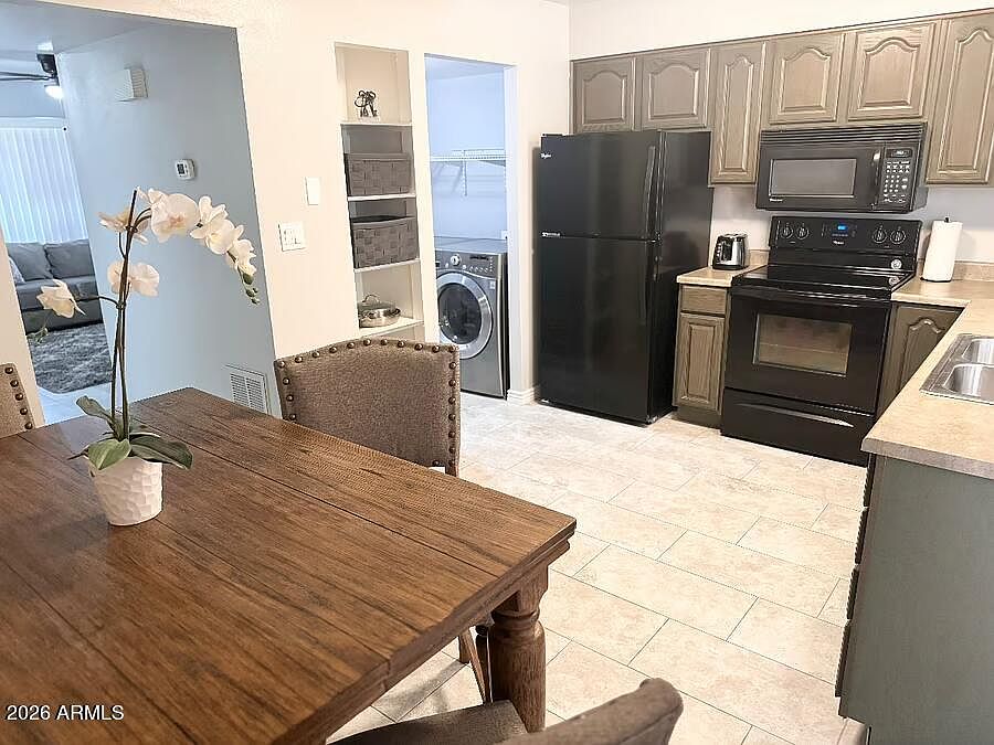 1115 E Fremont Dr Tempe, AZ 85282 photo 2