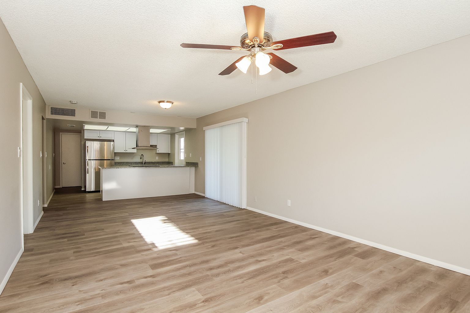 624 E Malibu Dr photo 4