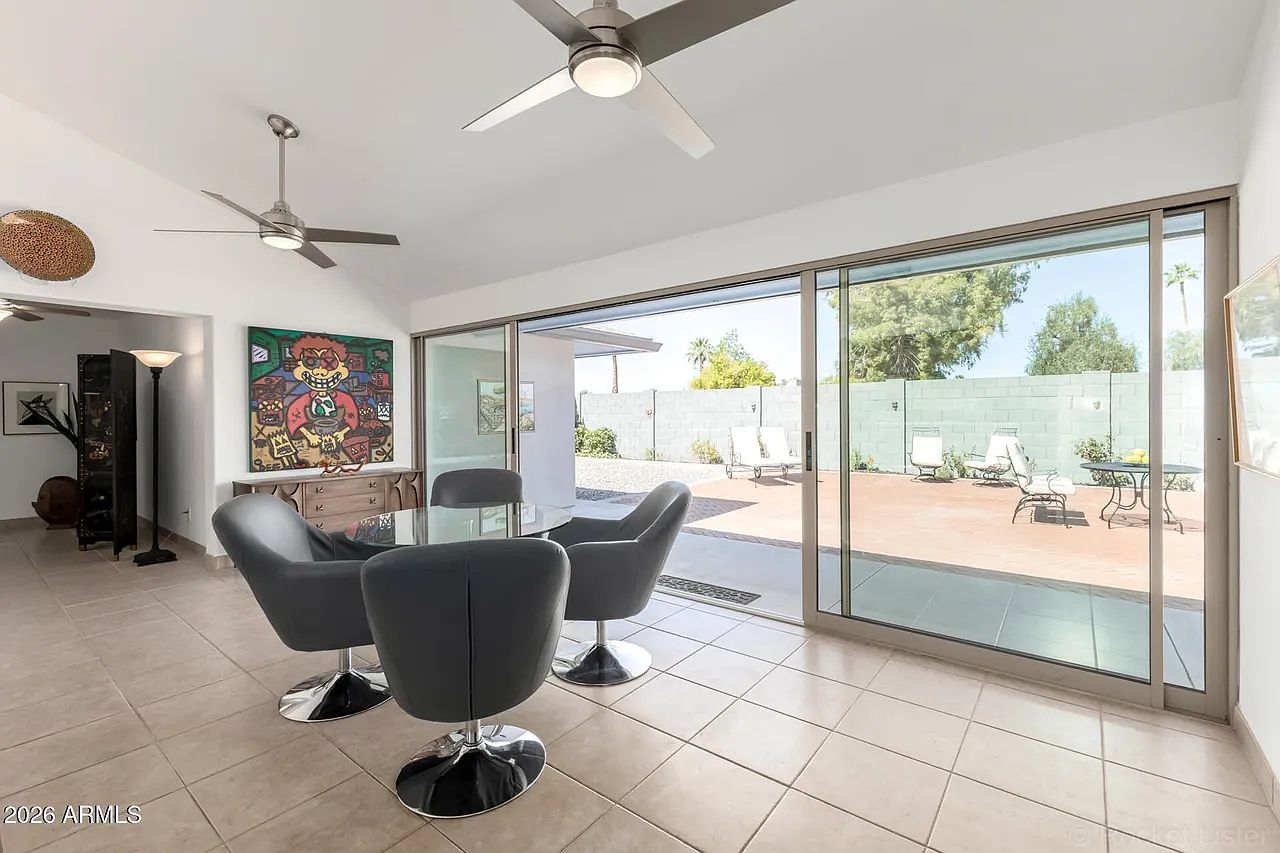 644 E La Jolla Dr photo 2