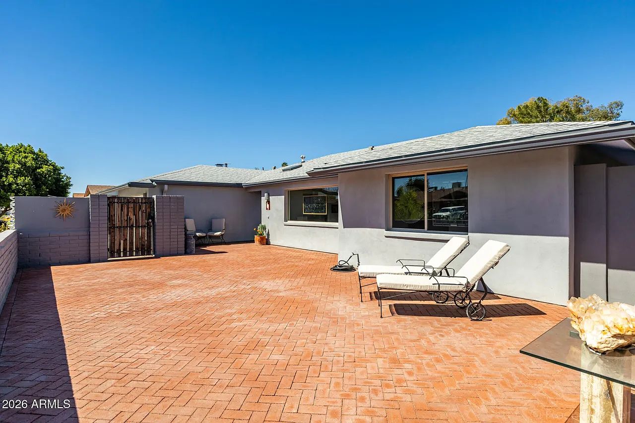 644 E La Jolla Dr photo 5