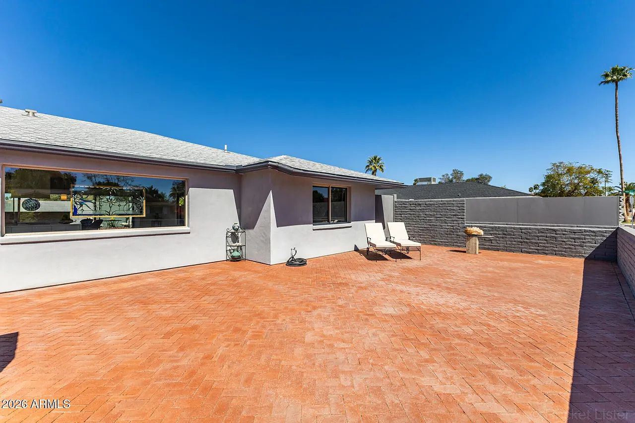 644 E La Jolla Dr photo 4