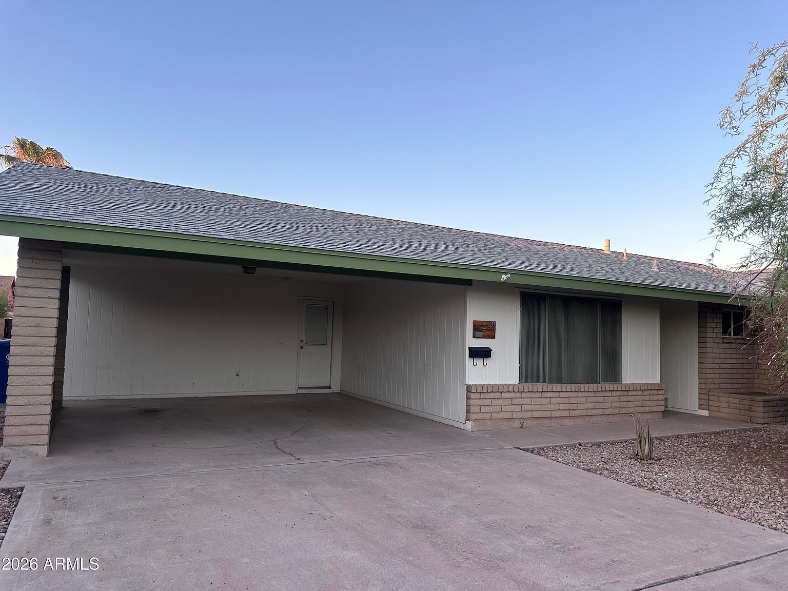 308 E Ellis Dr photo 3
