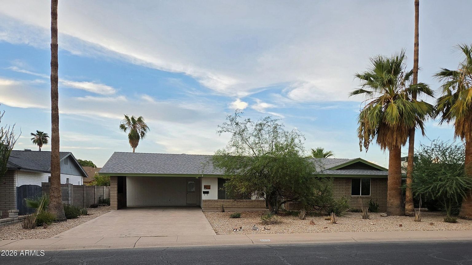 308 E Ellis Dr photo 2