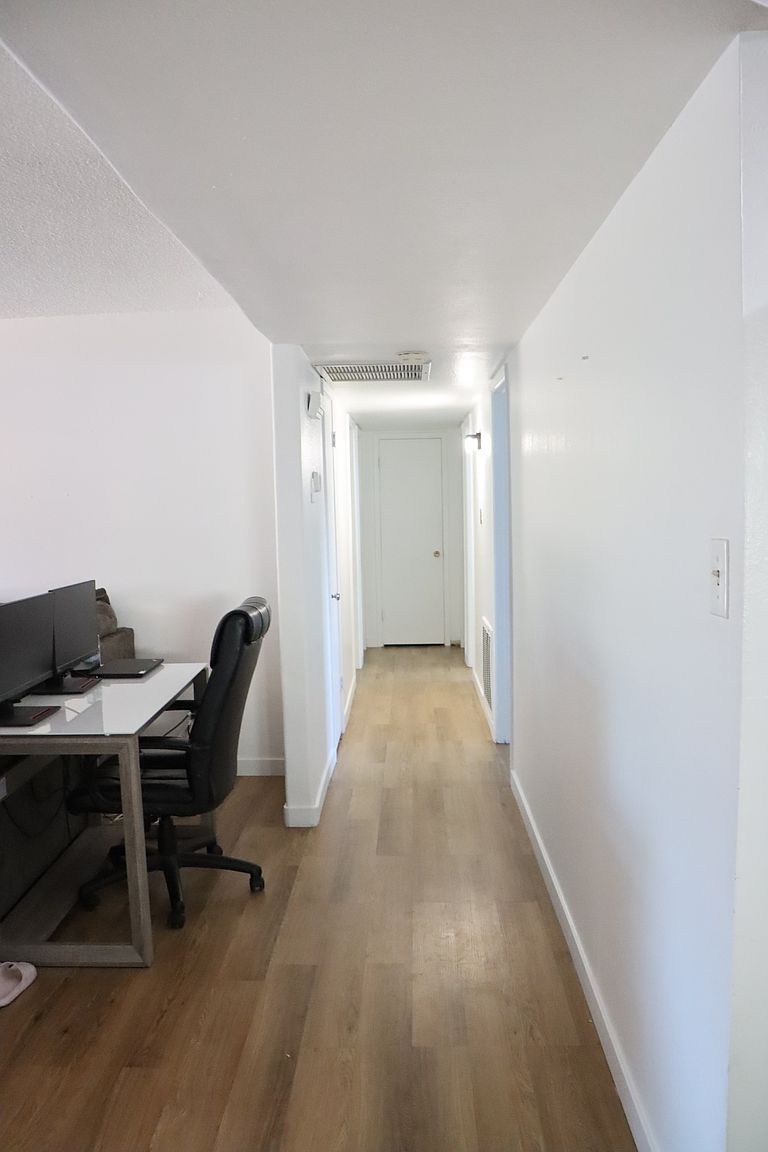 1054 E Loma Vista Dr photo 3
