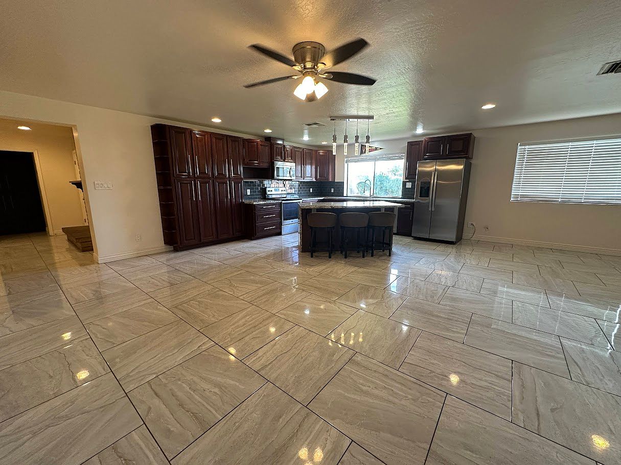 1817 E Concorda Dr photo 4
