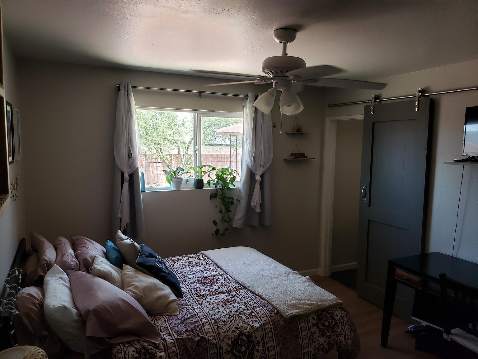 202 E Huntington Dr photo 5