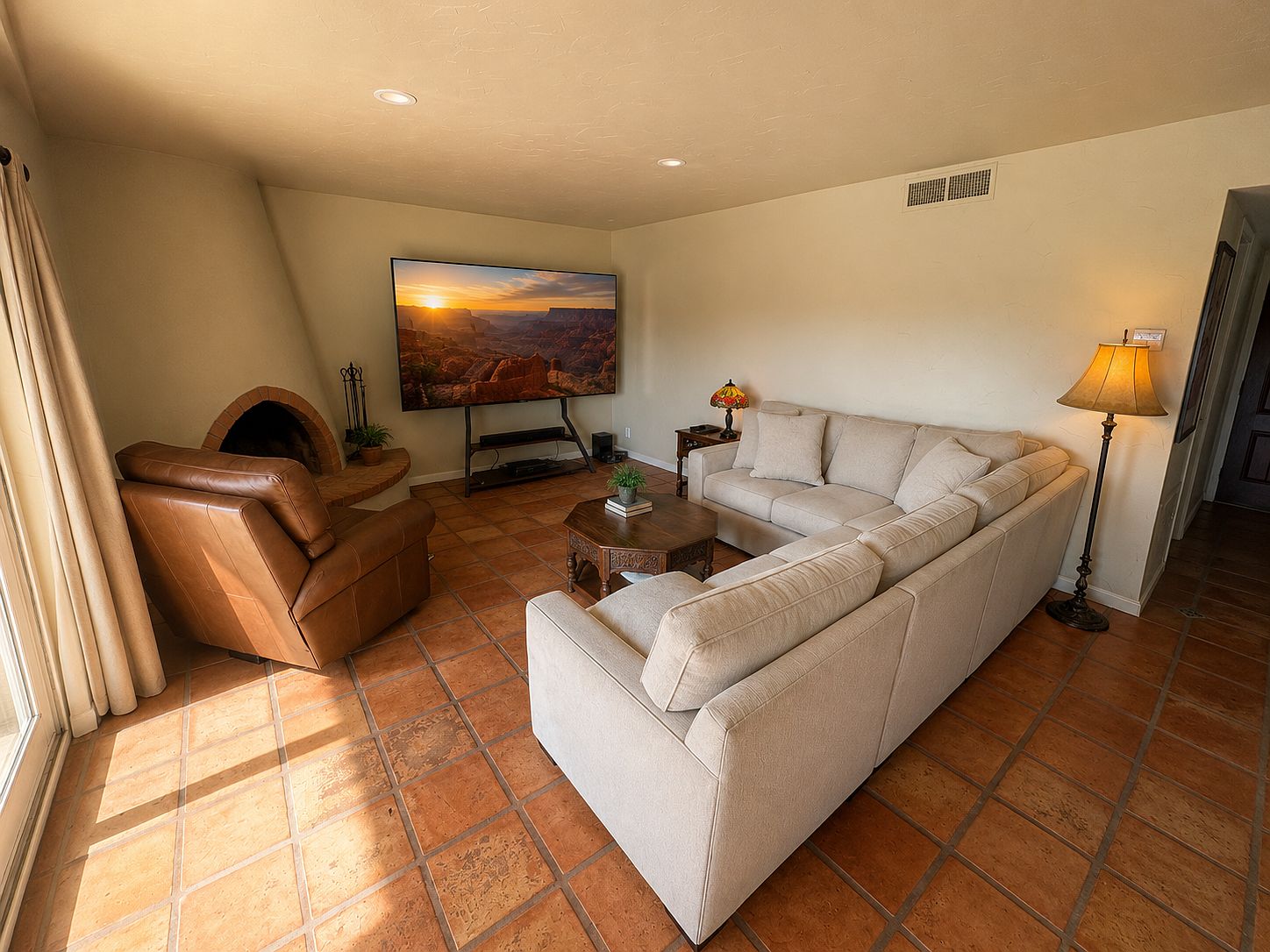 2949 S Country Club Way photo 4