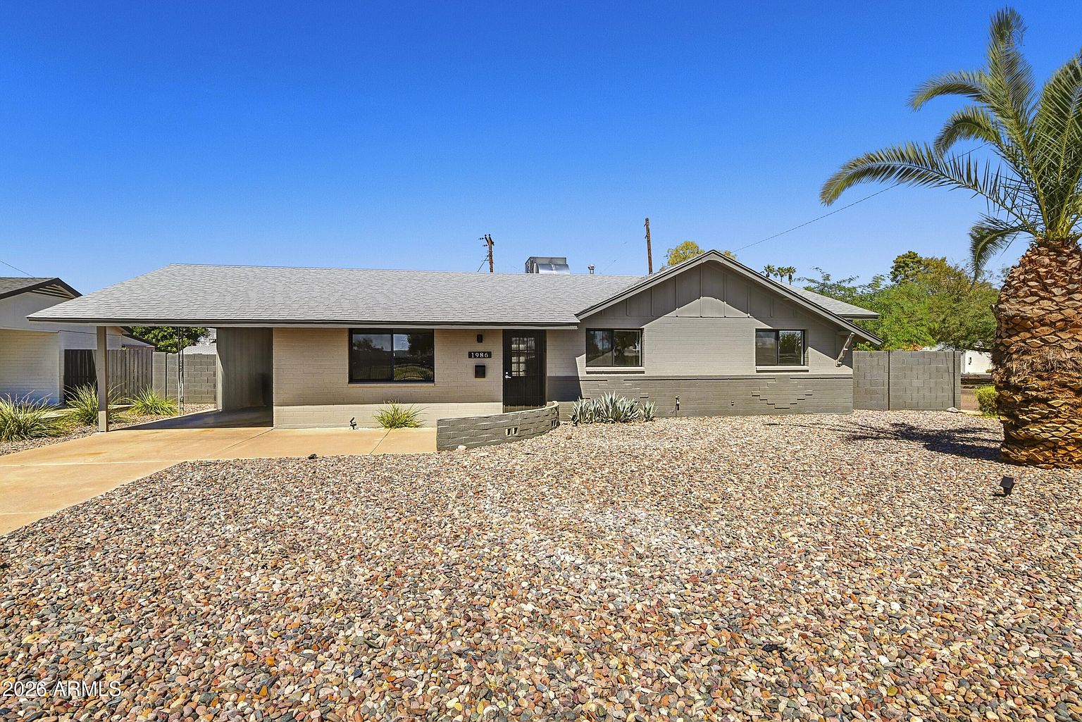 1986 E Palmcroft Dr photo 2