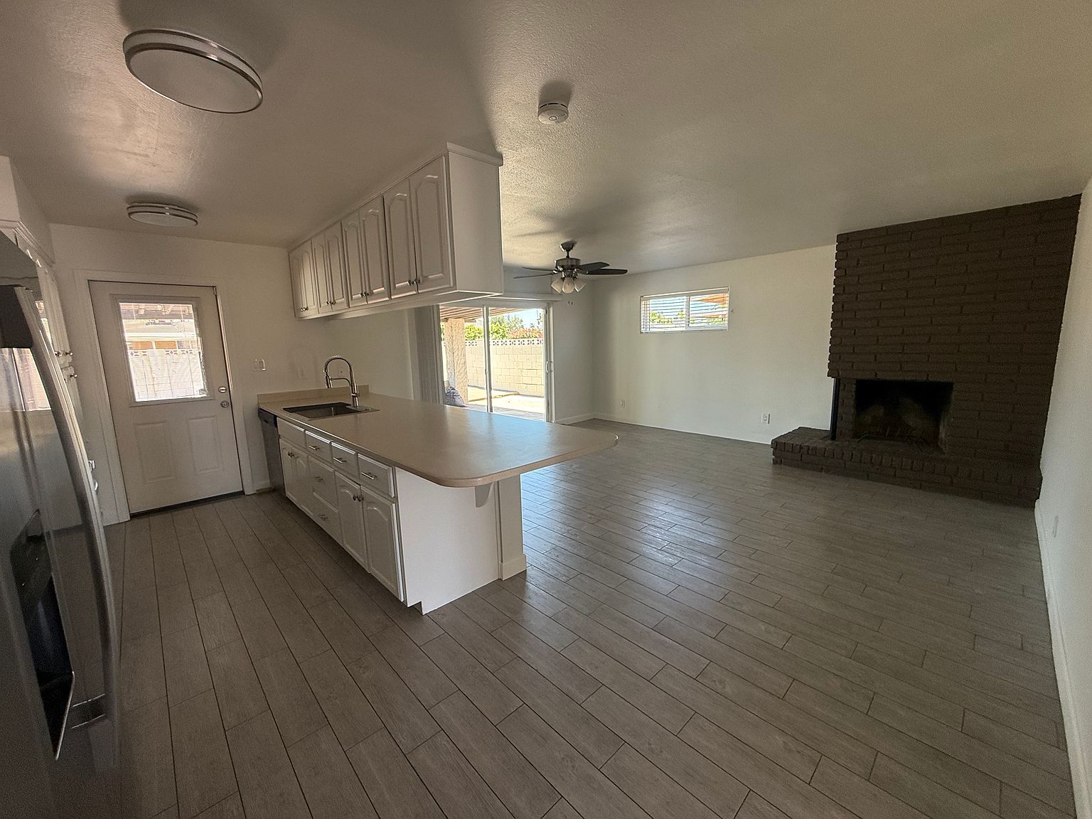 315 E Pebble Beach Dr photo 4