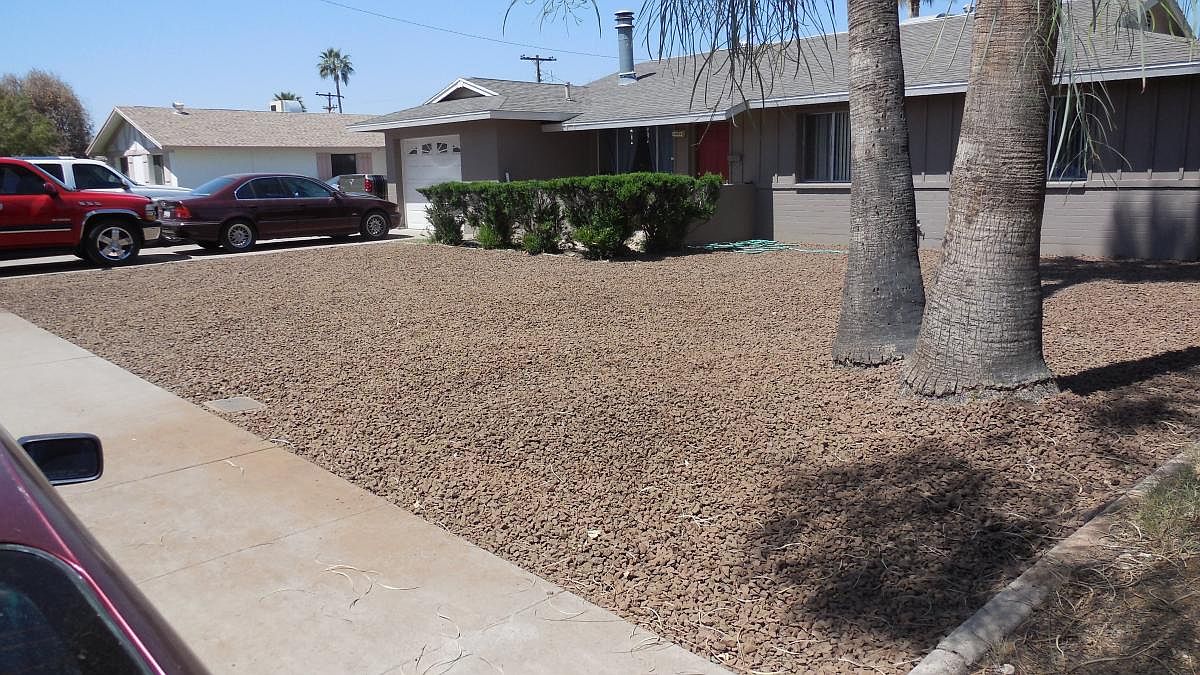 1206 E Manhatton Dr photo 3
